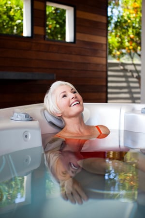 Caldera-Vacanza-2013-Tarino-Pearl-Lifestyle-Older Woman-04