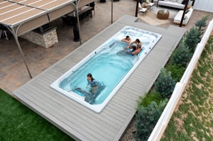 EP_FitnessSystems_2023_E2000_UGC_San_Diego_High_Angle_Girl_Treadmill_02_Pop