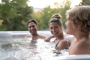 HSS-Highlife-Vanguard-AlpineWhite-Lifestyle-FamilyTime-3674 (1)