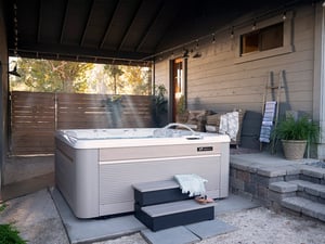 caldera-spas-paradise-series-reunion-arctic-white-parchment-lifestyle-steam-desktop