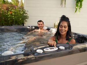 caldera-vacanza-vanto-midnightcanyon-ash-lifestyle-couple